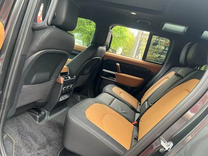 Фото 4 - Land Rover Defender