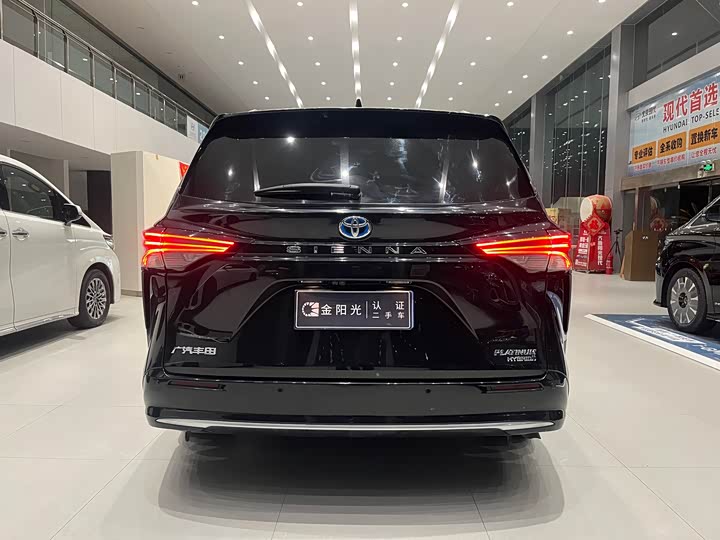 Фото 6 - Toyota Sienna