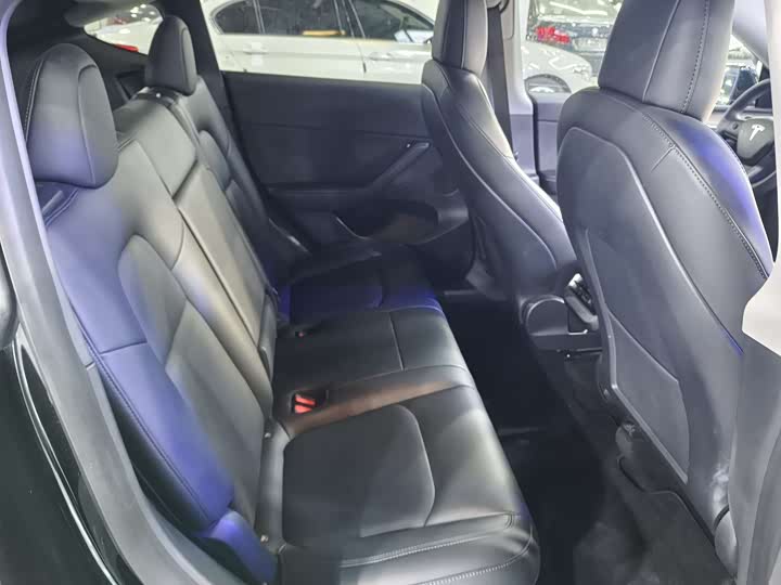 Фото 14 - Tesla Model Y