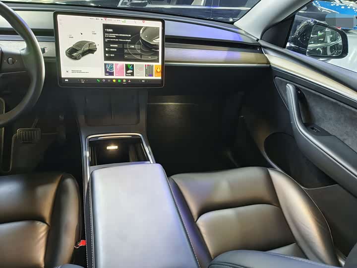 Фото 17 - Tesla Model Y