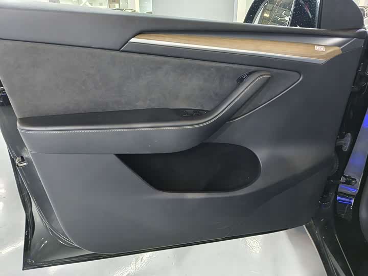 Фото 4 - Tesla Model Y