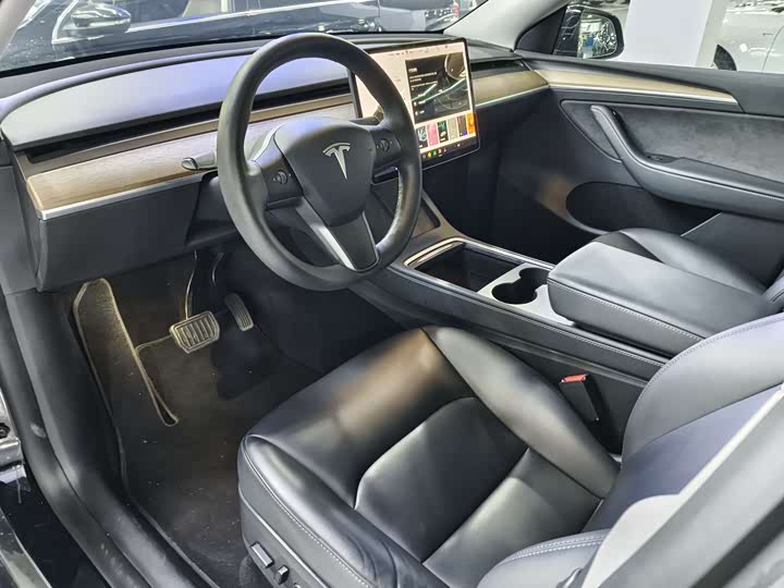 Фото 6 - Tesla Model Y