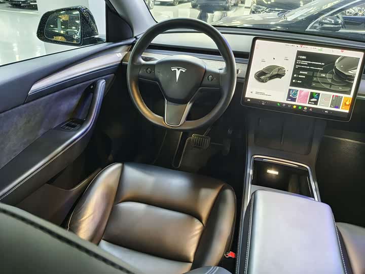 Фото 8 - Tesla Model Y