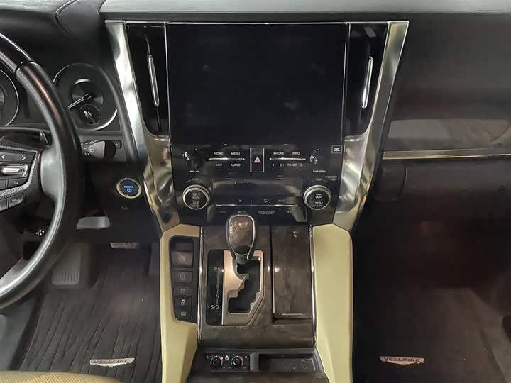 Фото 12 - Toyota Vellfire