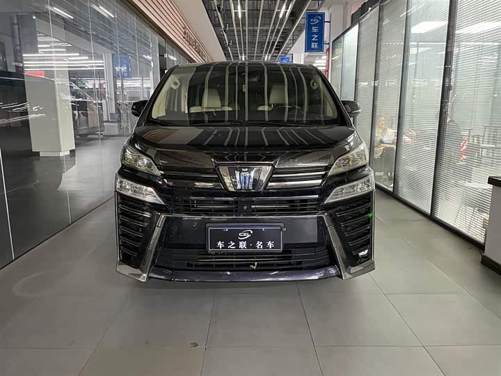 Фото 3 - Toyota Vellfire