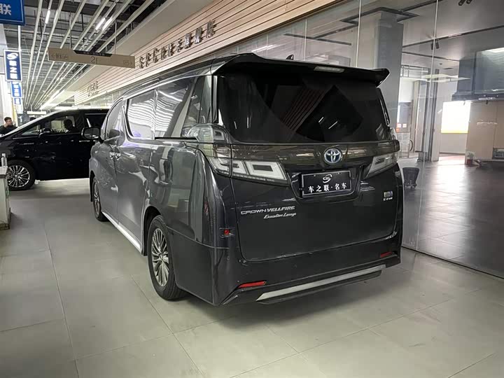 Фото 4 - Toyota Vellfire