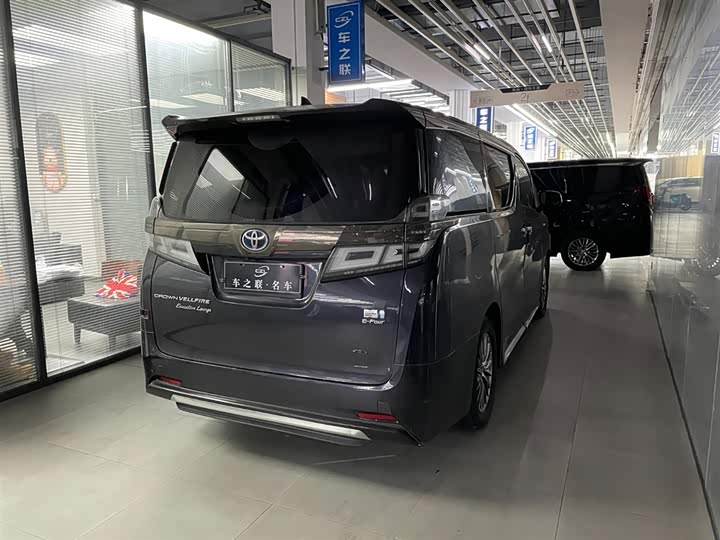Фото 6 - Toyota Vellfire