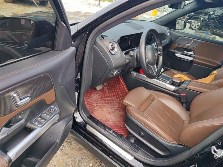 Фото 16 - Mercedes-Benz GLB-Class