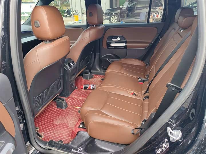 Фото 17 - Mercedes-Benz GLB-Class