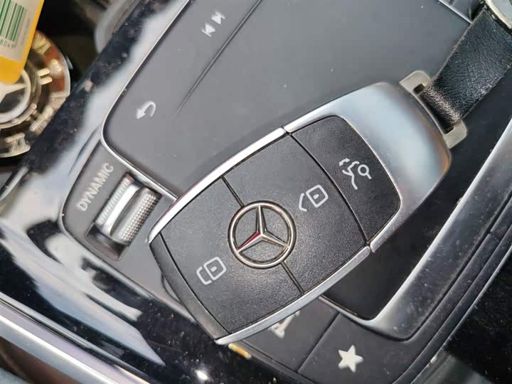 Фото 9 - Mercedes-Benz GLB-Class