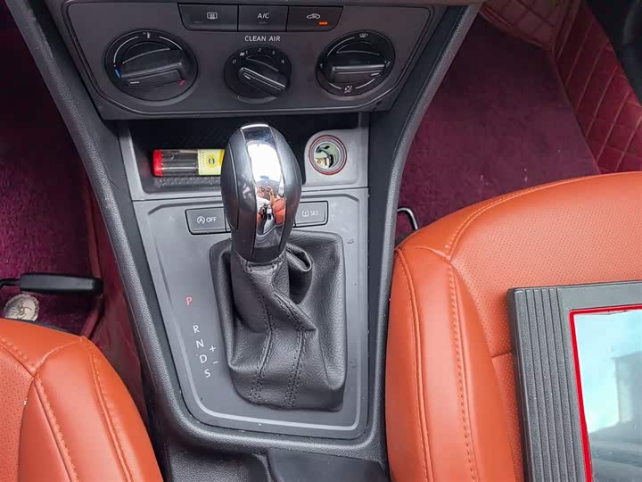 Фото 14 - Volkswagen Lavida