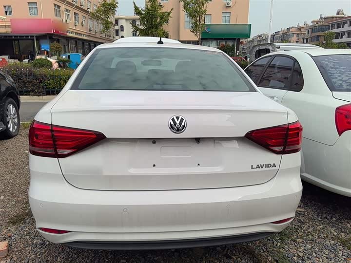 Фото 6 - Volkswagen Lavida