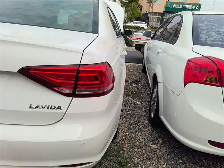 Фото 8 - Volkswagen Lavida