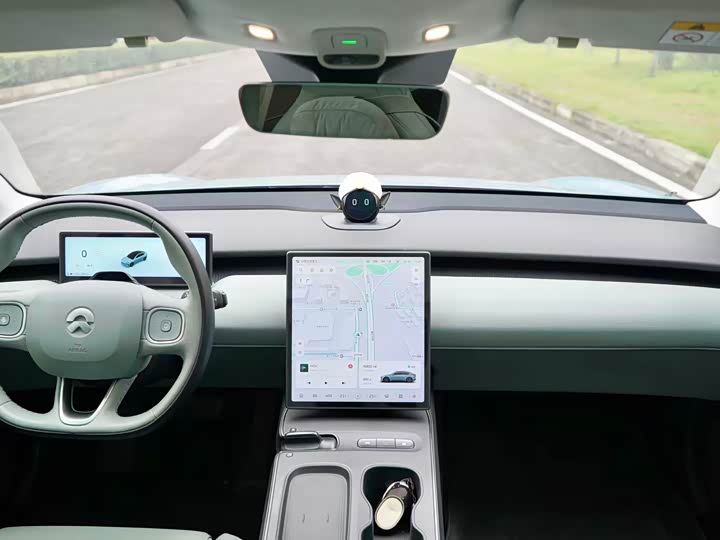 Фото 10 - Nio ET5