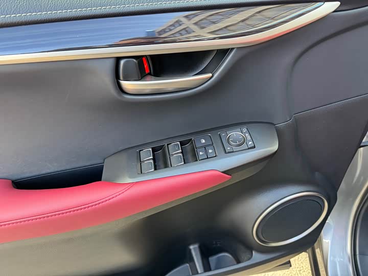 Фото 11 - Lexus NX