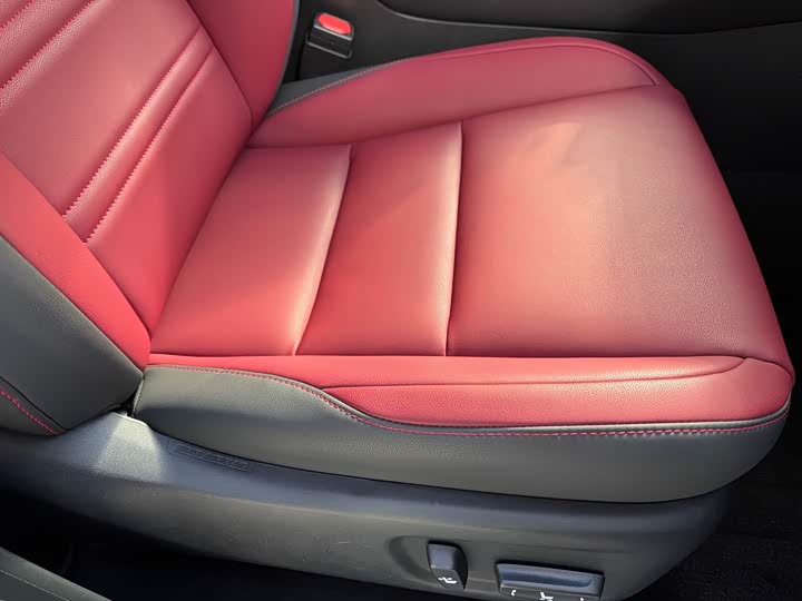 Фото 15 - Lexus NX