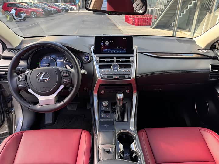 Фото 8 - Lexus NX