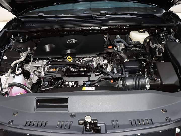 Фото 20 - Toyota Camry