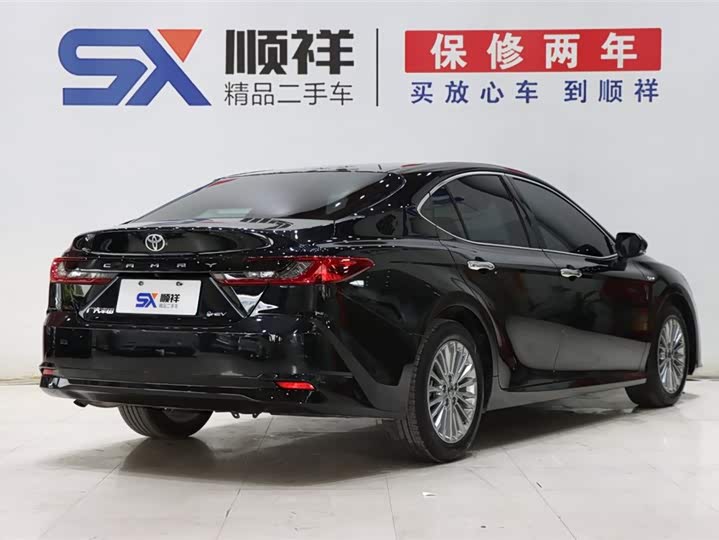 Фото 5 - Toyota Camry