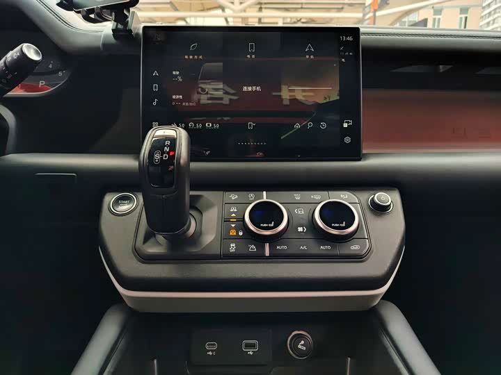 Фото 12 - Land Rover Defender