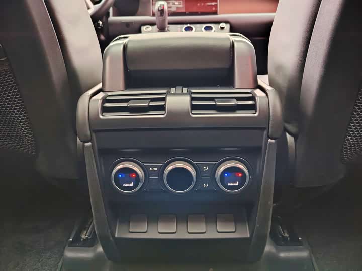 Фото 14 - Land Rover Defender