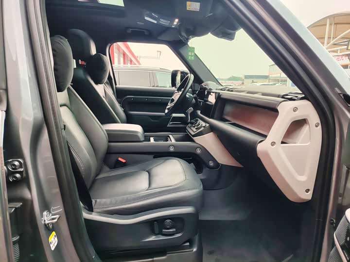 Фото 16 - Land Rover Defender