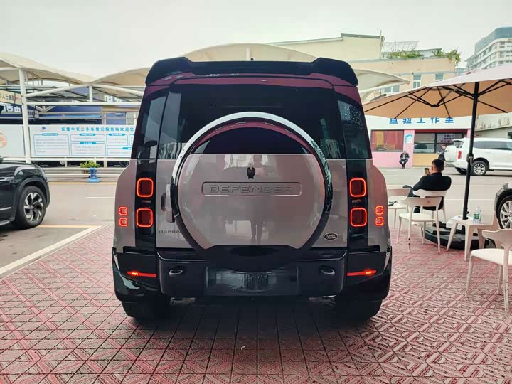 Фото 19 - Land Rover Defender