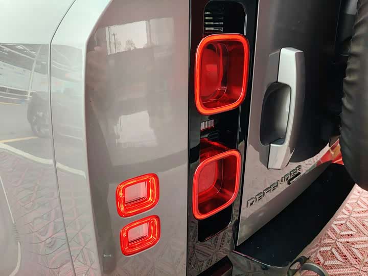 Фото 21 - Land Rover Defender