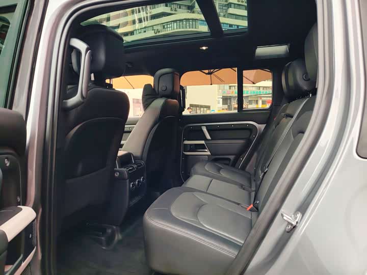 Фото 9 - Land Rover Defender