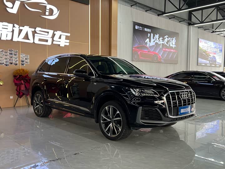 Фото 3 - Audi Q7