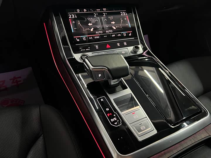 Фото 7 - Audi Q7