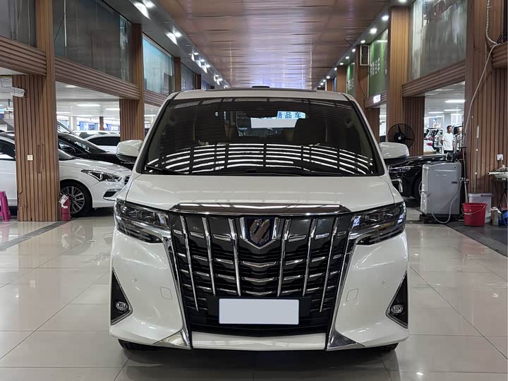 Фото 2 - Toyota Alphard