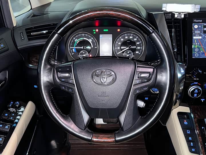 Фото 9 - Toyota Alphard