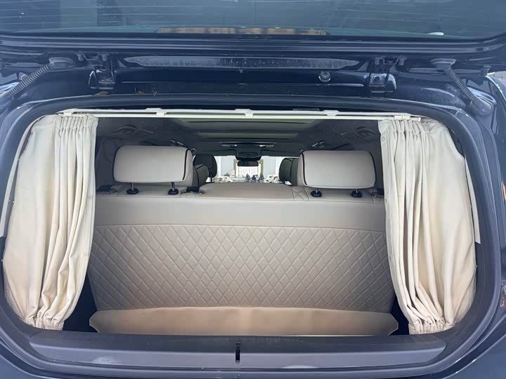 Фото 17 - Mercedes-Benz V-Class