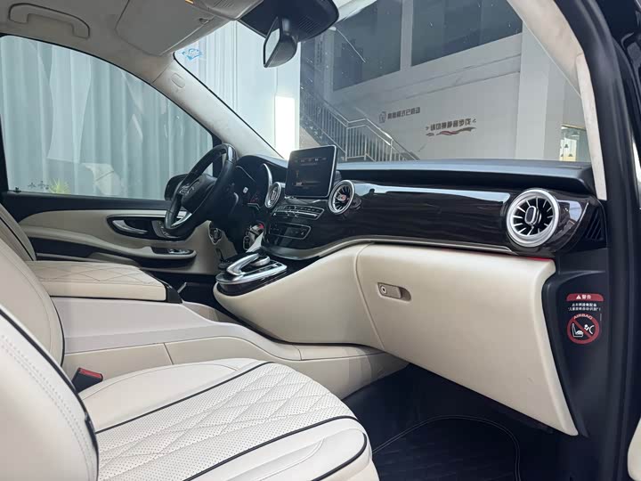 Фото 4 - Mercedes-Benz V-Class