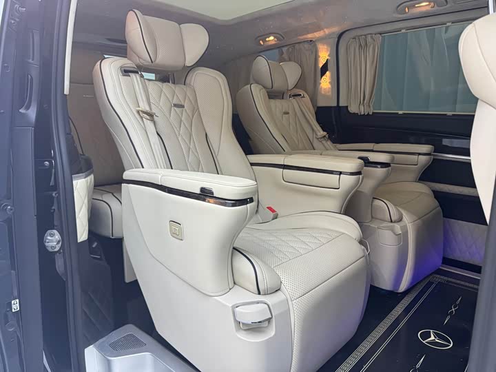 Фото 5 - Mercedes-Benz V-Class