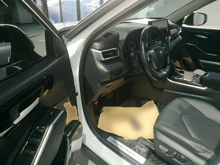 Фото 16 - Toyota Highlander