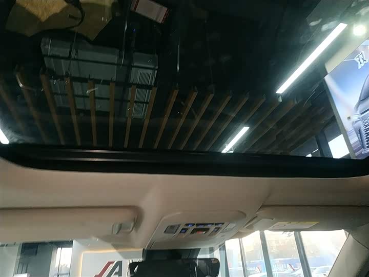 Фото 18 - Toyota Highlander