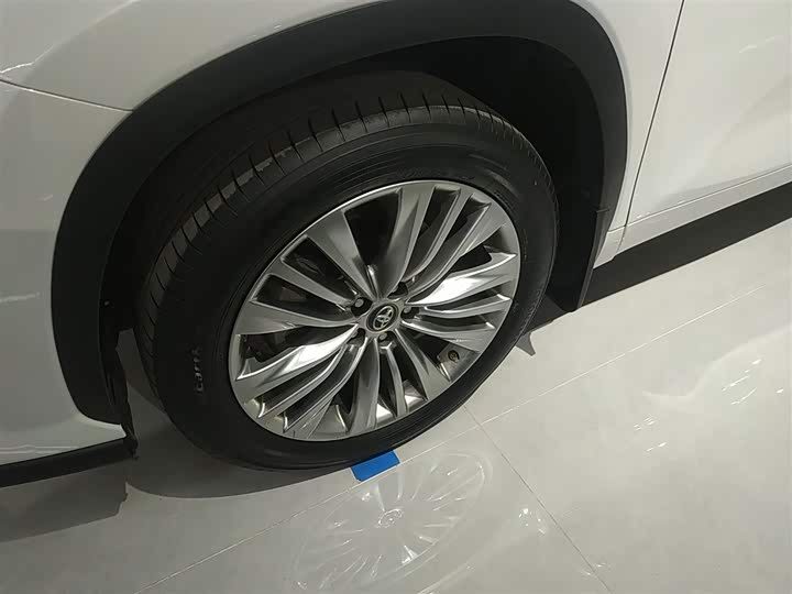 Фото 23 - Toyota Highlander