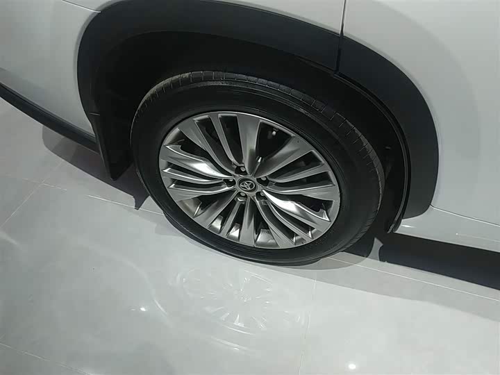 Фото 26 - Toyota Highlander