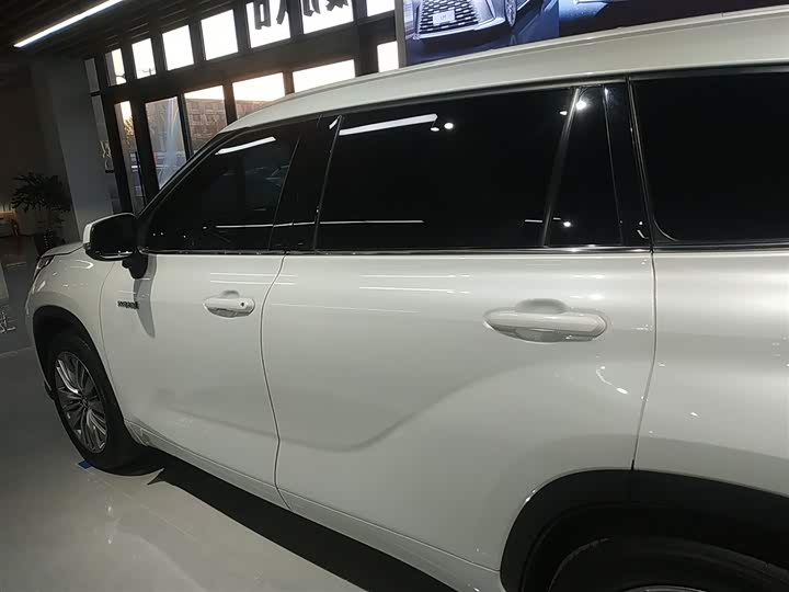 Фото 5 - Toyota Highlander