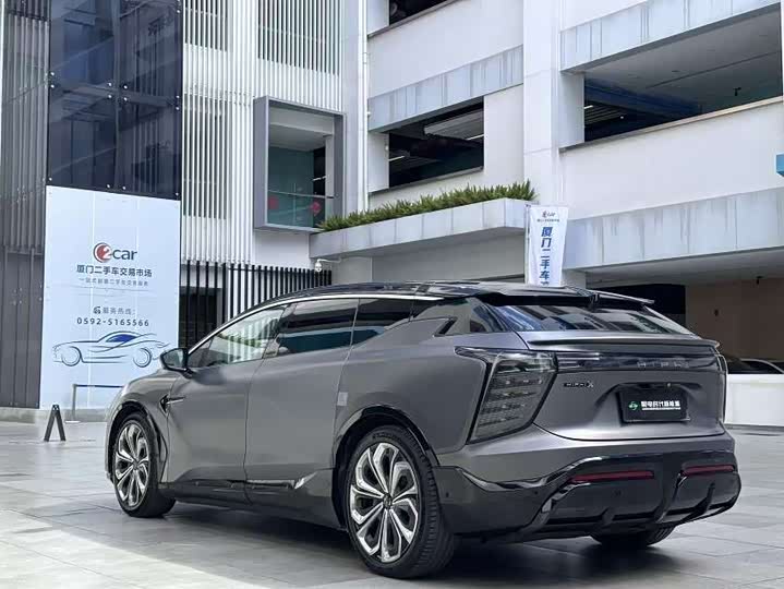 Фото 9 - HiPhi X