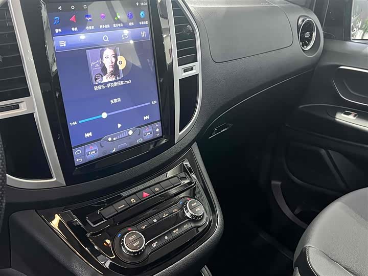 Фото 12 - Mercedes-Benz Vito