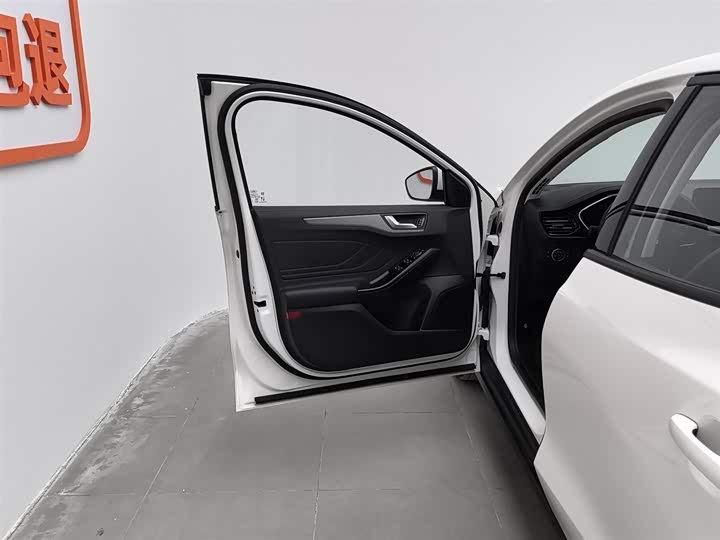 Фото 8 - Ford Focus