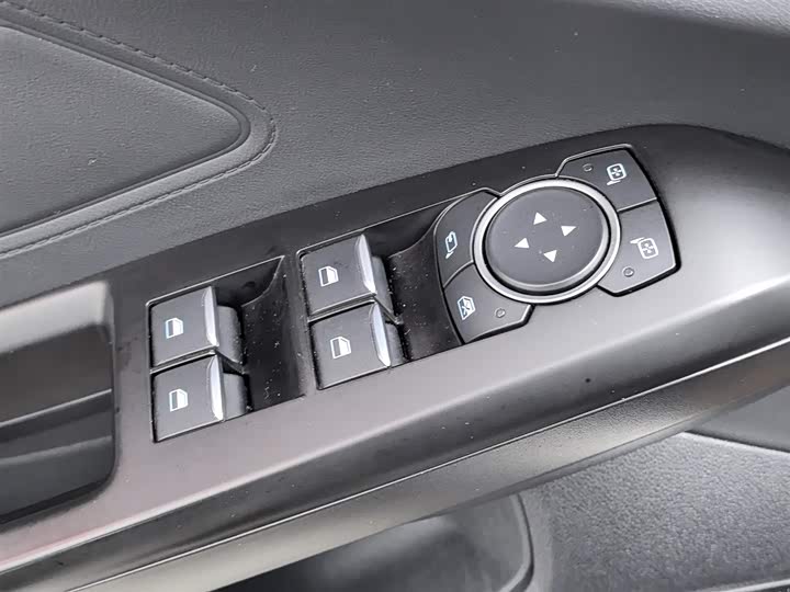 Фото 9 - Ford Focus