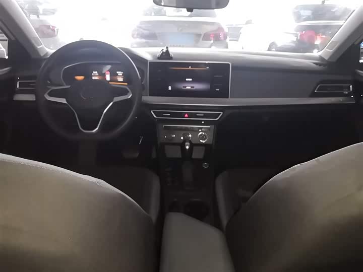 Фото 10 - Volkswagen Lavida