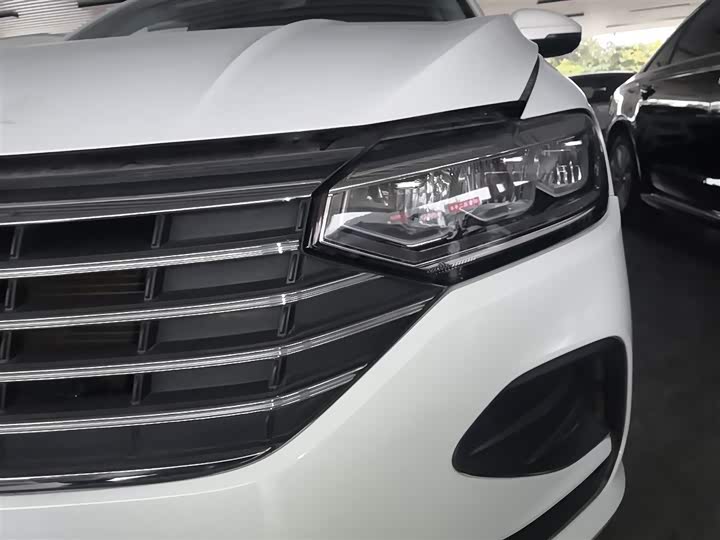 Фото 24 - Volkswagen Lavida