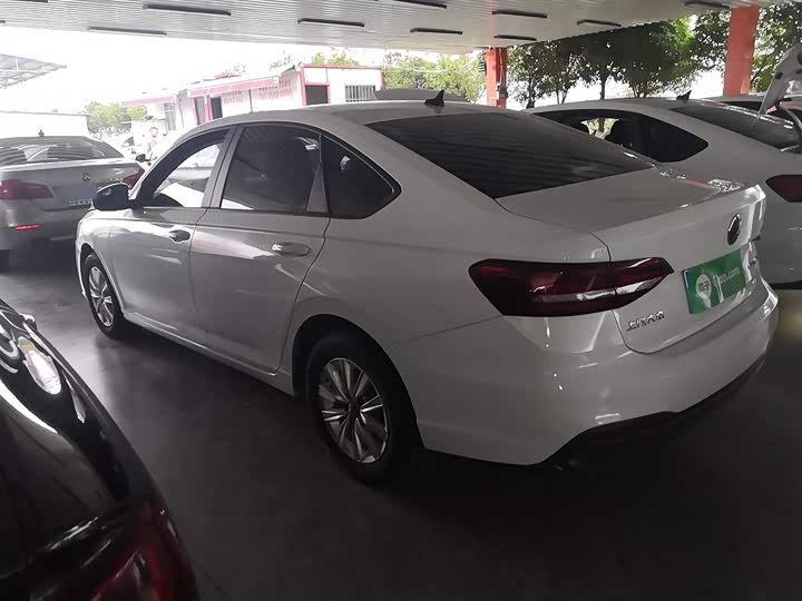 Фото 5 - Volkswagen Lavida