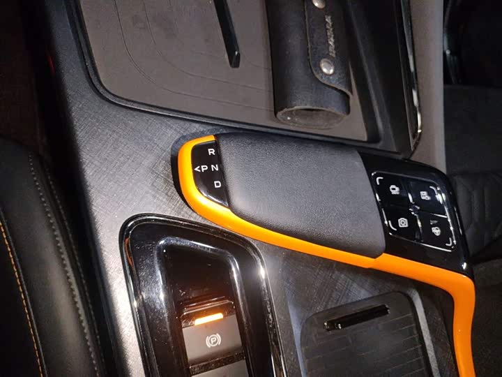 Фото 14 - Changan UNI-T