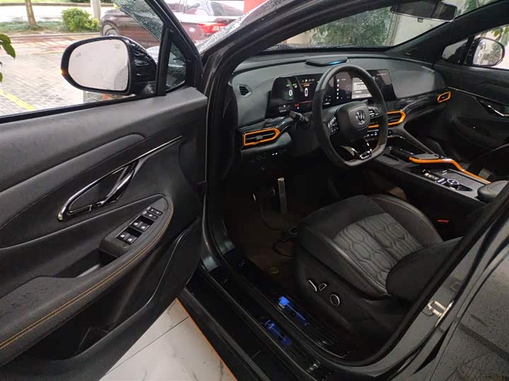 Фото 16 - Changan UNI-T